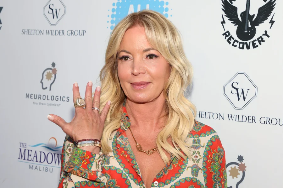 Jeanie Buss Age