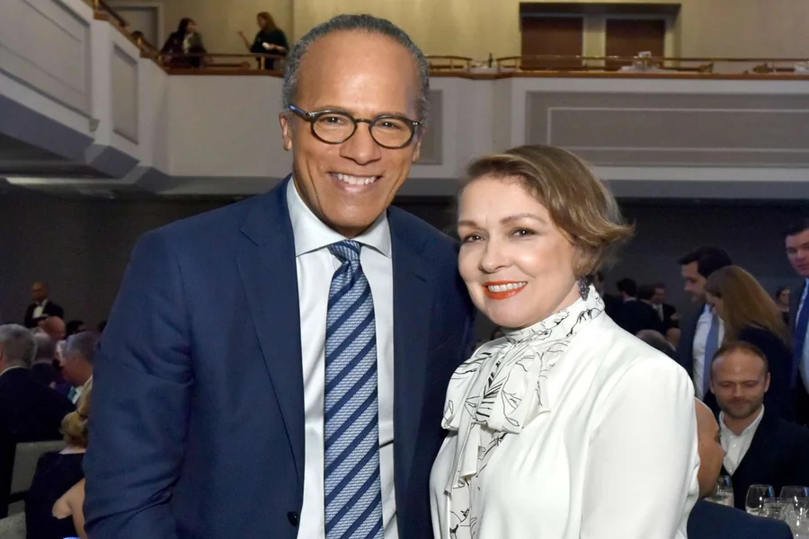 lester holt first wife
