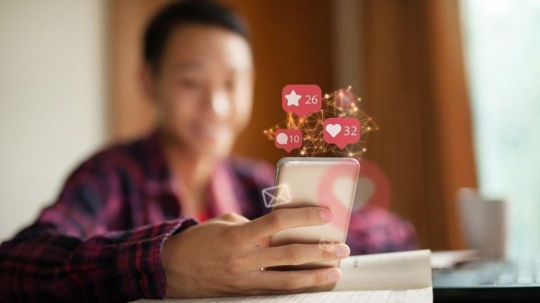 Celebrity Social Media Trends Continue to Shape Online Entertainment and Pop Culture Conversations